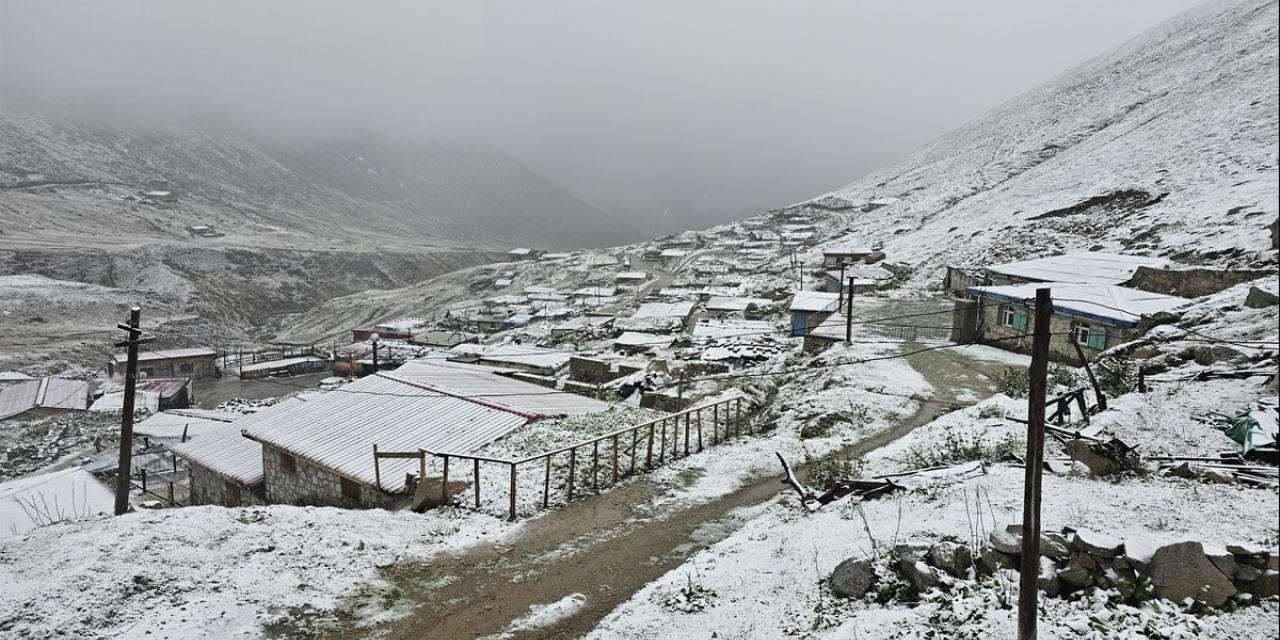 Rize'nin Yüksek Kesimleri Beyaza Büründü