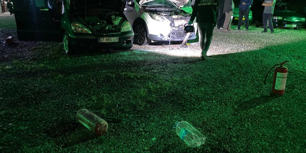 Antalya Serik'te Galeride 6 Aracı Yakan Şüpheli Emniyete Teslim Oldu