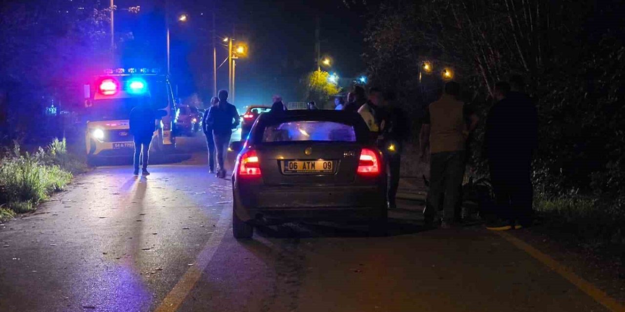 Sakarya Akyazı'da Motosiklet Otomobille Çarpıştı, Sürücü Hastanede Yaşamını Yitirdi