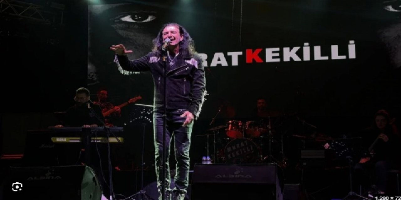 Murat Kekilli Niğde'de Sahne Aldı! Sevilen Şarkılarını Hayranlarıyla Söyledi