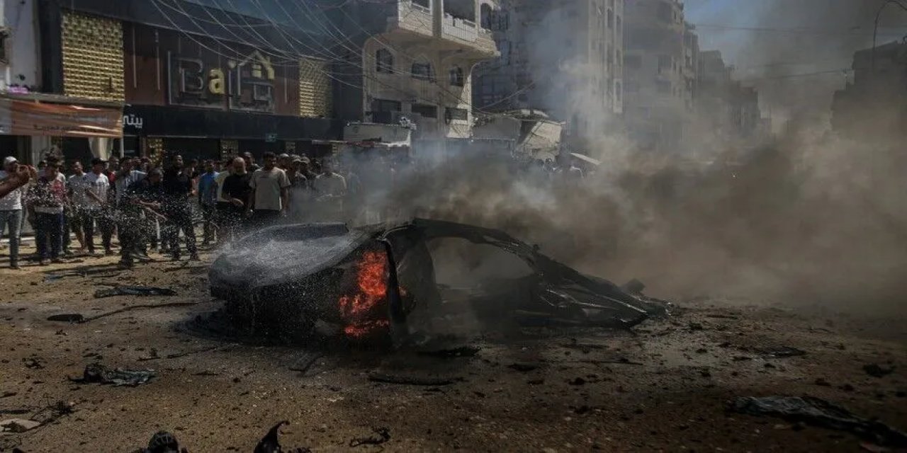 İsrail'in Gazze'de Bir Araca Düzenlediği Hava Saldırısında 1 Kişi Hayatını Kaybetti