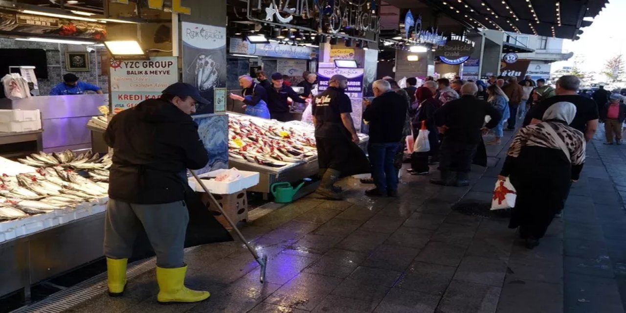 Sonbaharın Sultanı Tezgahtaki Yerini Aldı! Fiyatını Duyan Balıkçılara Koştu