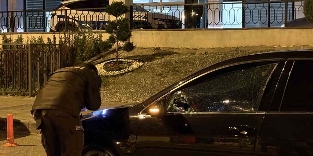 Kayseri Melikgazi'de Kavgada Bıçaklanan Kişi Hastaneye Kaldırıldı, Şüpheli Aranıyor