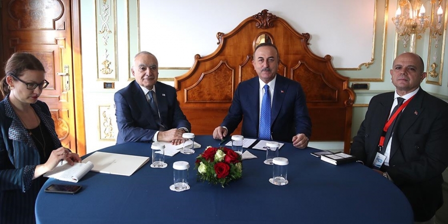 Çavuşoğlu'ndan Roma'da Diplomasi Trafiği