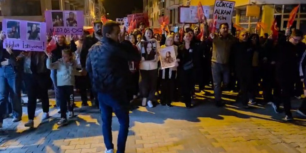Bursa Karacabey'de Boğazı Kesilerek Öldürülen Gökçe Alkan İçin Yürüyüş Düzenlendi