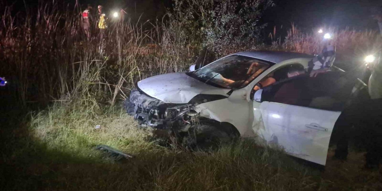 Zonguldak Çaycuma'da Kontrolden Çıkan Otomobil Araziye Uçtu, 4 Kişi Yaralandı