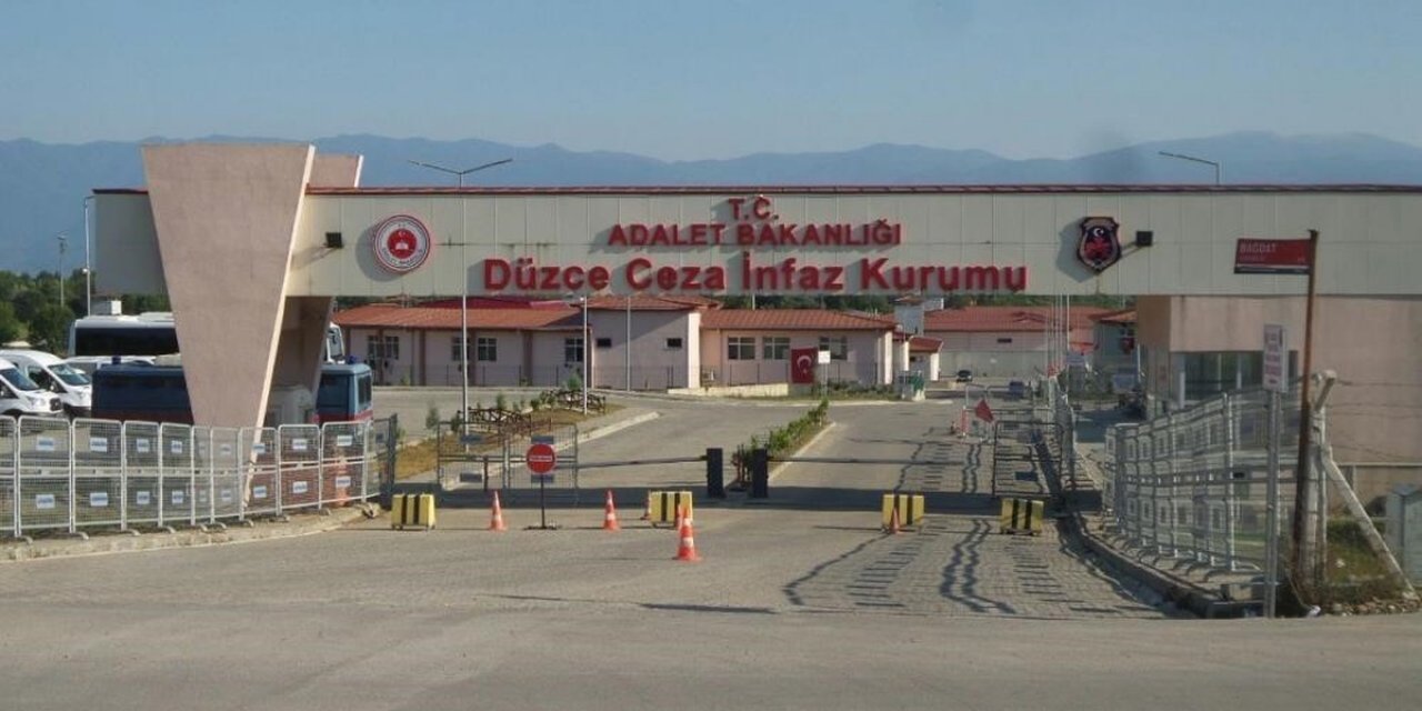 Düzce'de 21 Bin 250 Kişi Sorgulandı, Aranan 35 Kişi Yakalandı, 18'i Tutuklandı