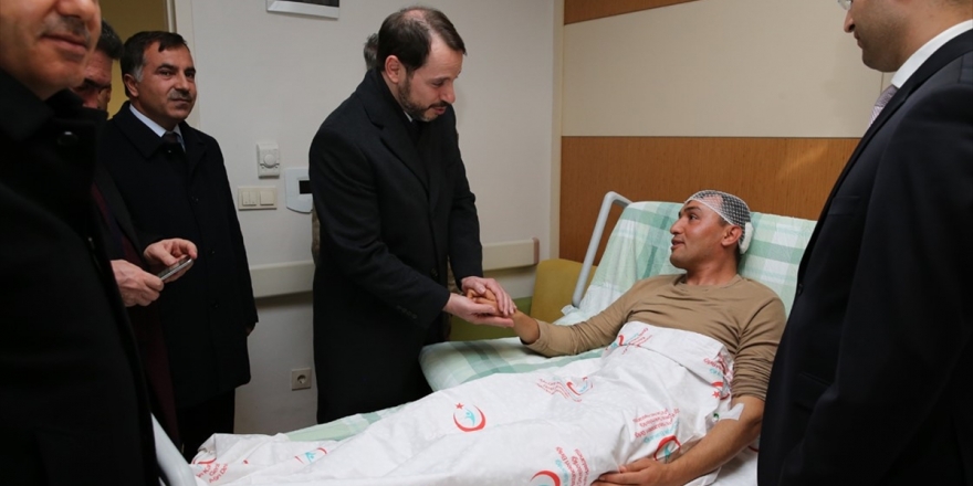 Hazine Ve Maliye Bakanı Albayrak, Ağrı'da Yaralı Askerleri Ziyaret Etti