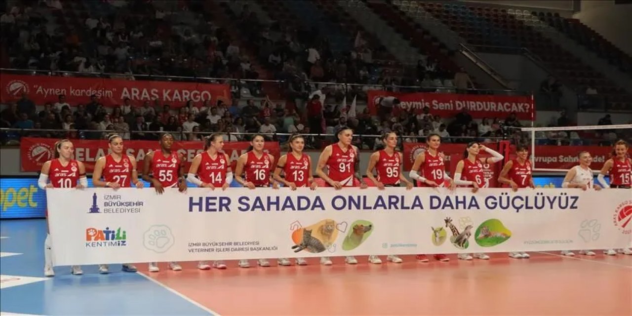 Aras Kargo Spor Kulübü İlk Maçını "Hayvanlara Destek" Temasıyla Oynadı