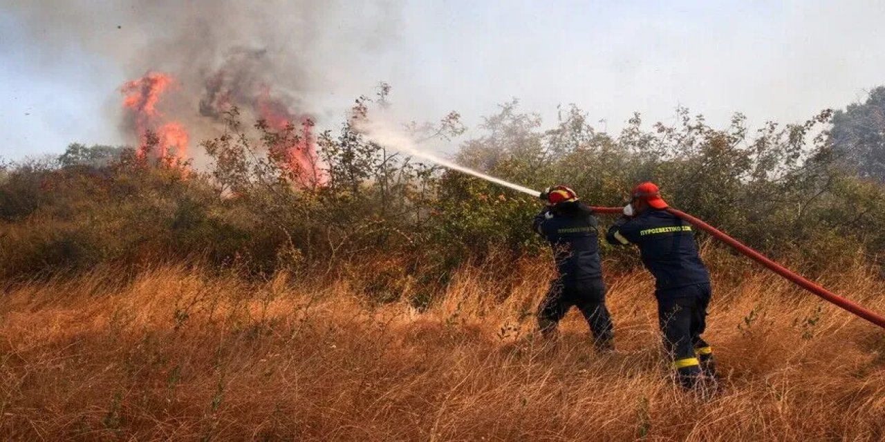 Bulgaristan'dan Yunanistan'a Sıçrayan Orman Yangınına Müdahale Üçüncü Gününde Sürüyor