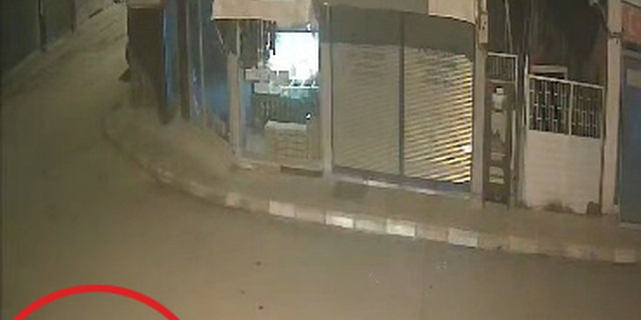 Adana Kozan'da Elektrikli Bisiklete Çarpan Otomobil Sürücüsü Kaçtı, 2 Kişi Yaralandı