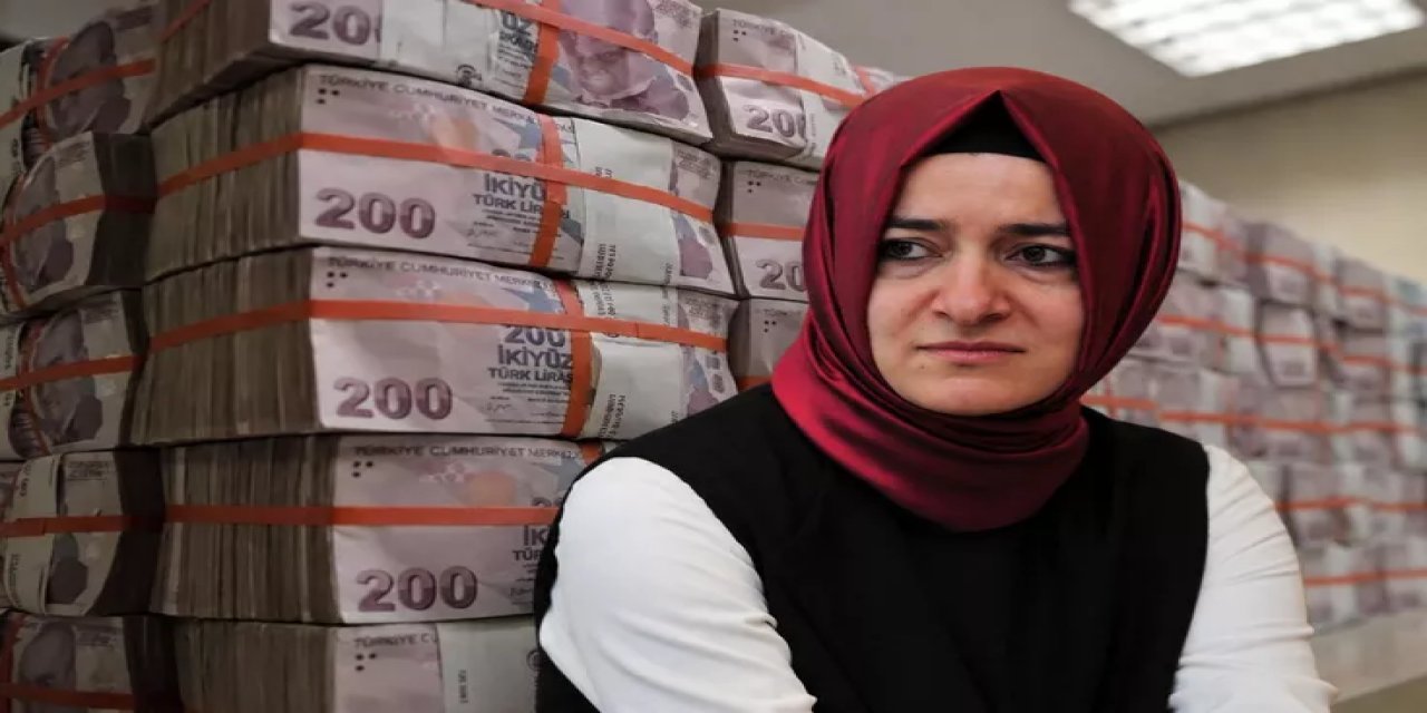 Fatma Betül Sayan Kaya'ya Bir Darbe De Ünlü Oyuncudan