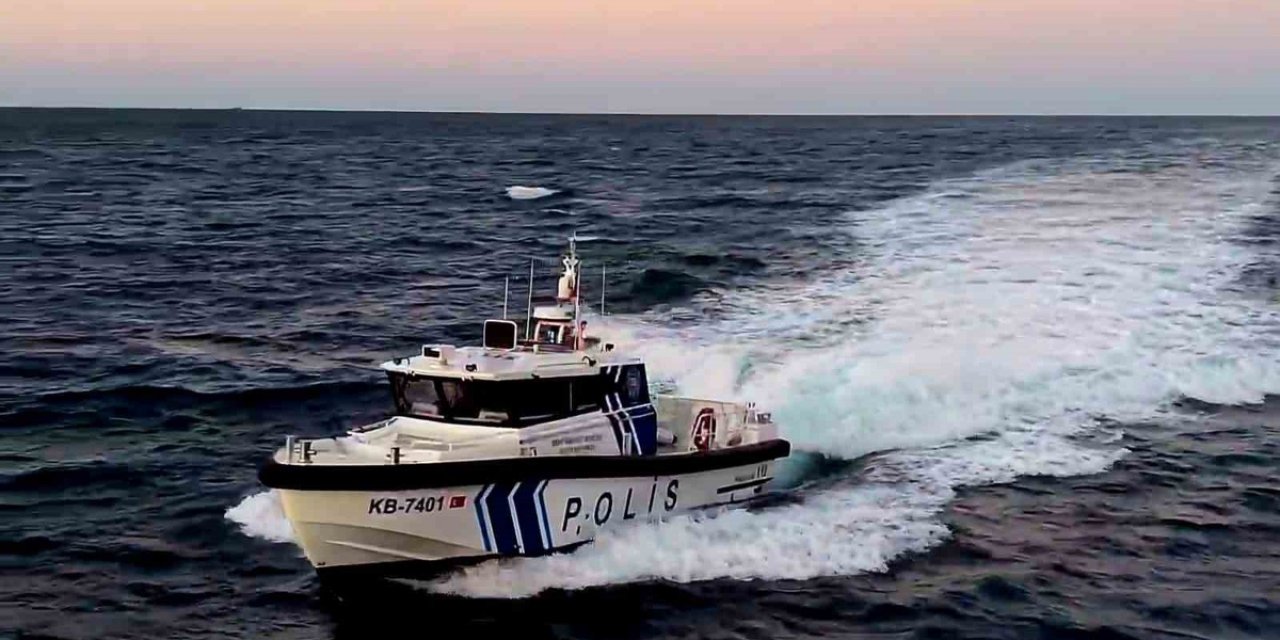 Amasra'da Denize Açılan 43 Yaşındaki Maden İşçisi 27 Saattir Aranıyor