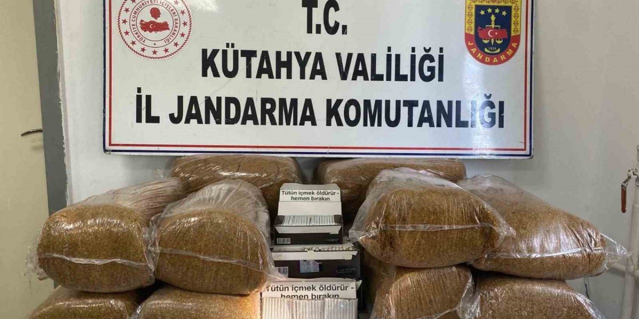 Kütahya'da Jandarmanın Operasyonunda 61,5 Kilo Tütün, 2 Bin Makaron Ele Geçirildi