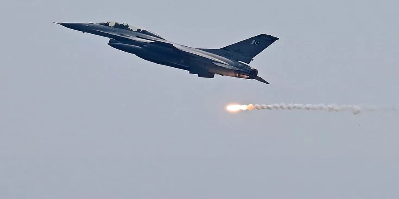 Pakistan Savaşa Dahil Oldu! Jetler Havalanıp Bomba Yağdırdı