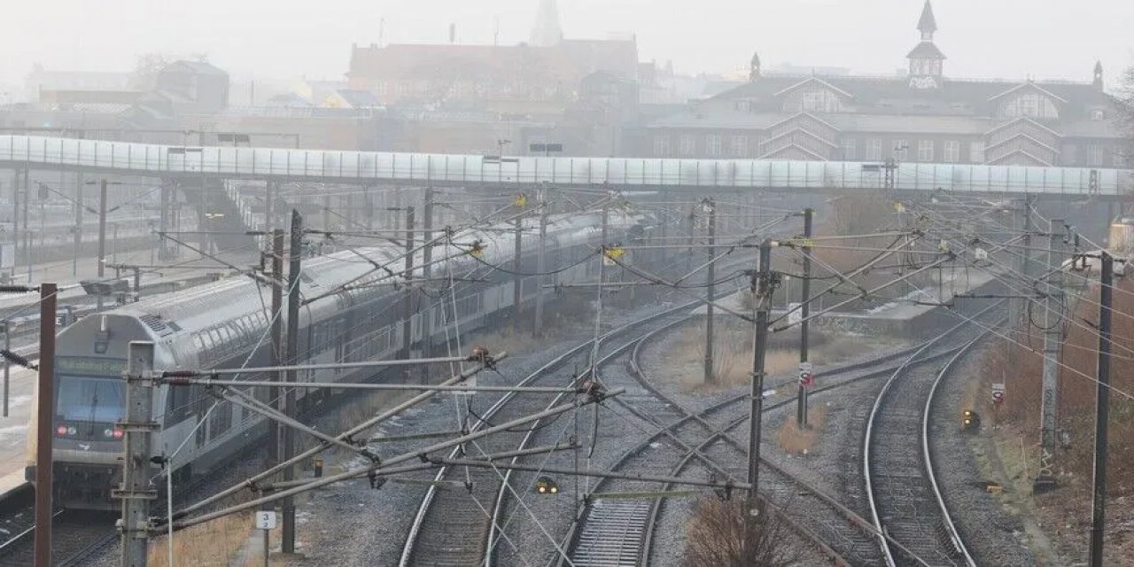 Norveç'te Mobil Ağ Kesintisi Acil Çağrıları Ve Tren Seferlerini Aksattı