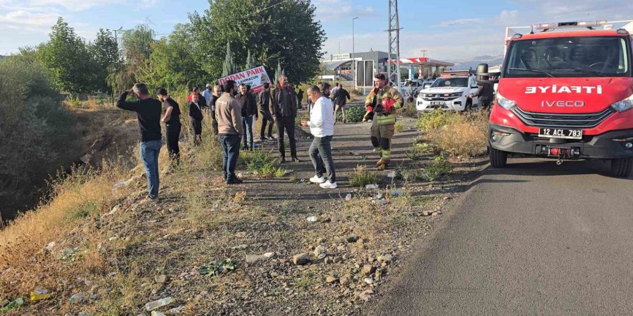 Bingöl'de Sondaj Kamyonu İle Beton Mikseri Çarpıştı, 2 Kişi Yaralandı
