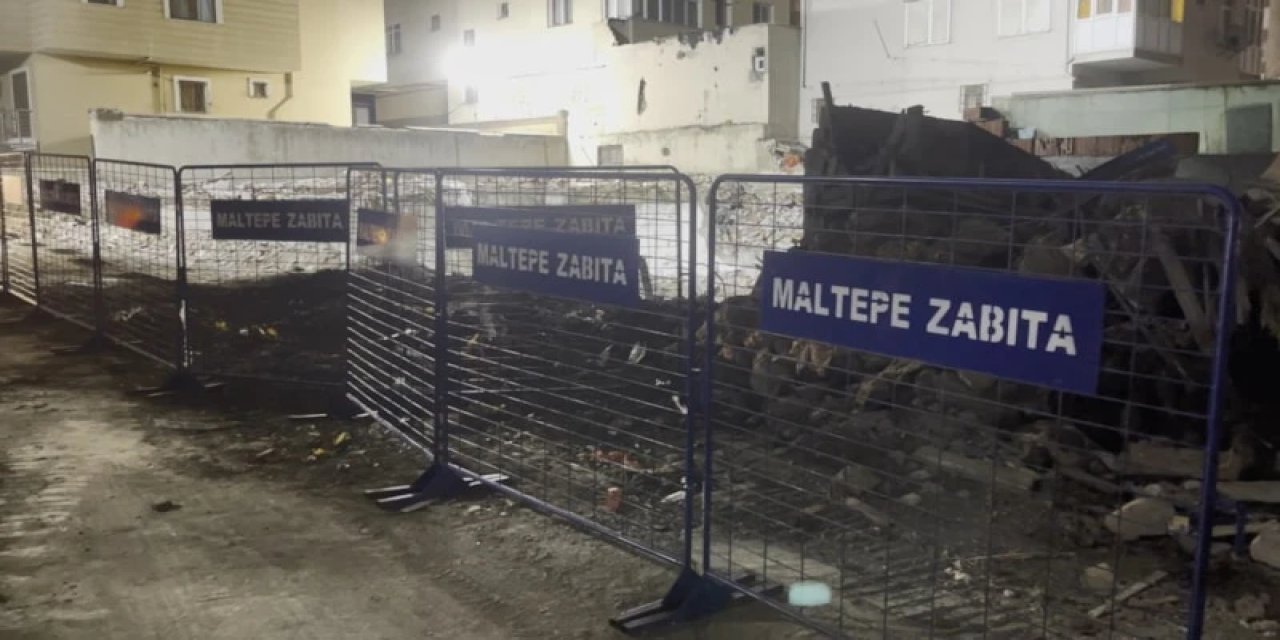 İstanbul'da Çöken Binanın Enkaz Kaldırma Çalışmaları Tamamlandı