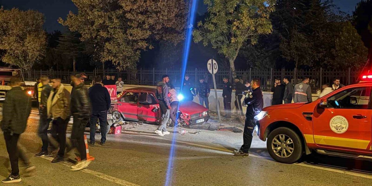 Kayseri'de Alkollü Sürücü Refüjü Aştı: Motosiklet Sürücüsü Ağır Yaralı