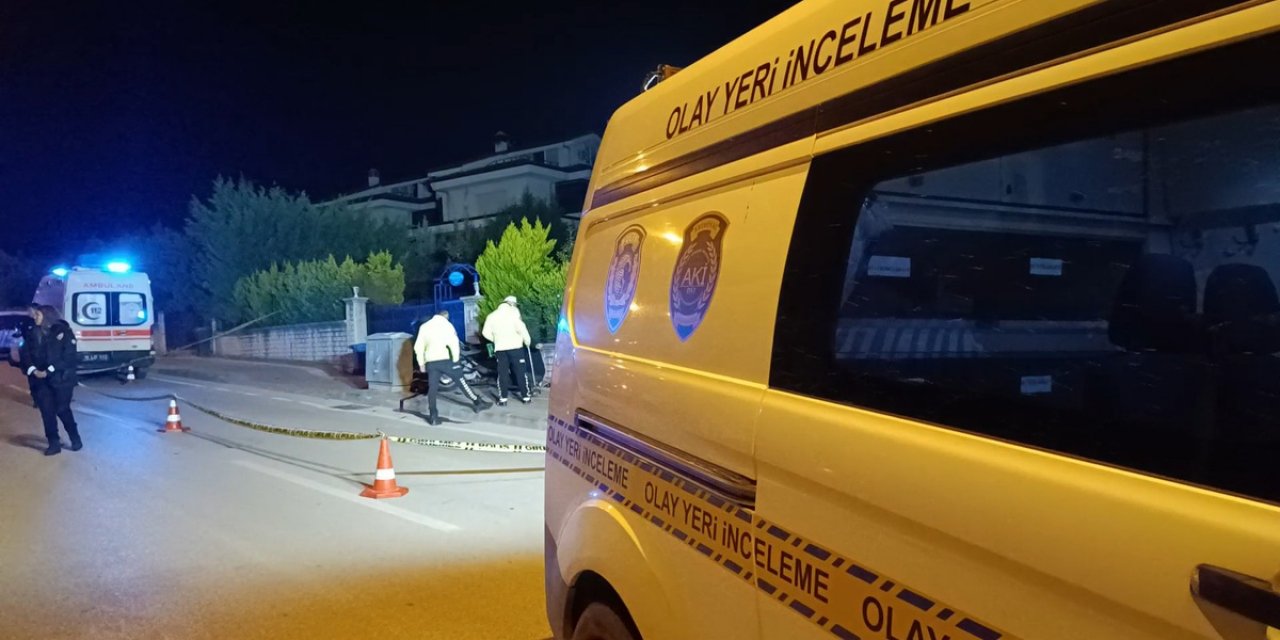 Bursa'da Motosiklet Elektrik Panosuna Çarparak Devrildi, 26 Yaşındaki Sürücü Öldü