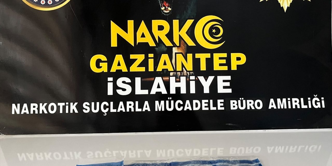 Gaziantep İslahiye'de Üst Aramasında Uyuşturucu Bulunan 2 Zanlı Gözaltına Alındı