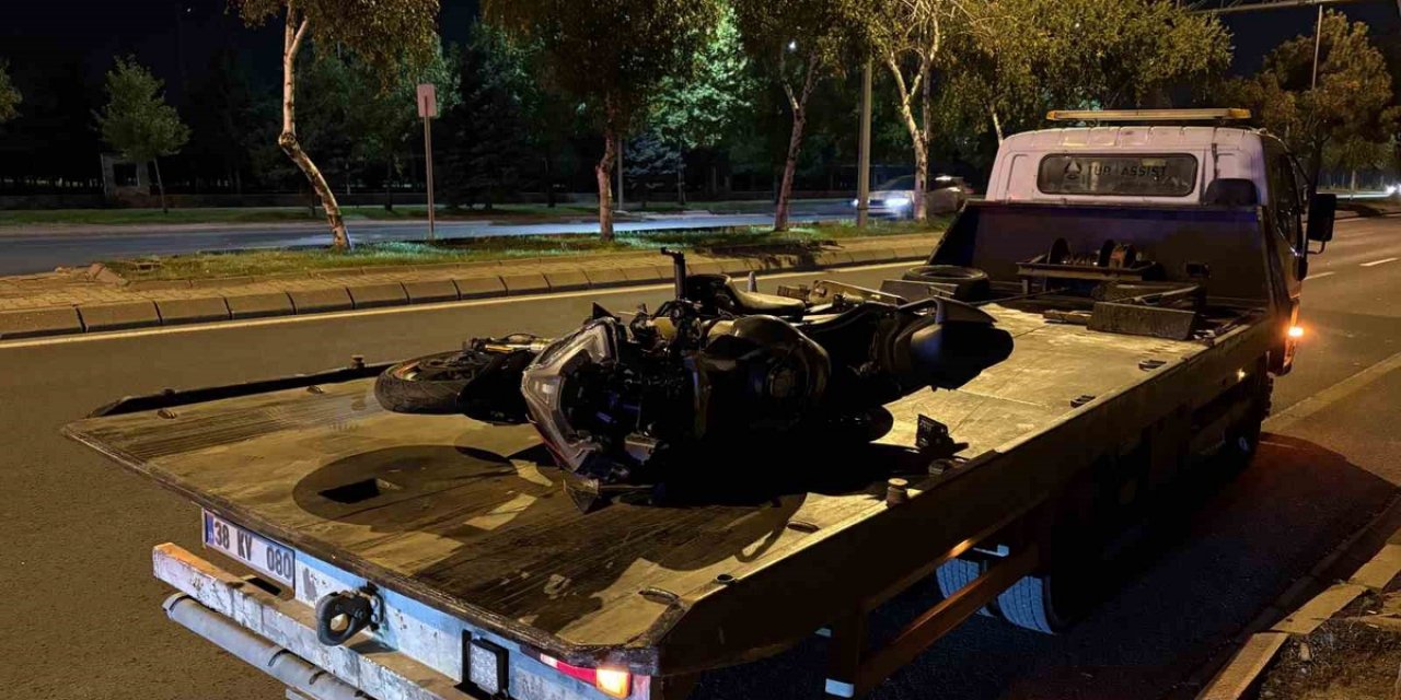 Kayseri Melikgazi'de 50 Metre Sürüklenen Motosiklet Sürücüsü Ağır Yaralandı