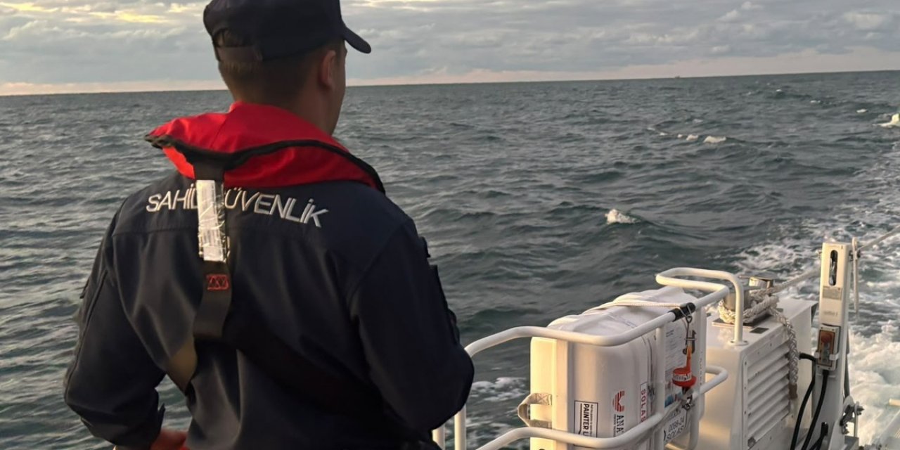 Aydın Didim Açıklarında Balıkçı Teknesindeki Yaralı, Sahil Güvenlikçe Tahliye Edildi