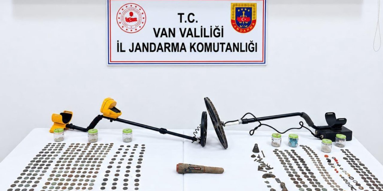 Van Çaldıran'da Jandarma 529 Roma Sikkesi Ele Geçirdi