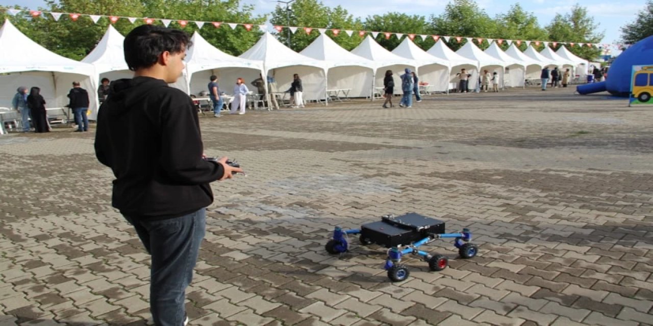 Depremi Yaşayan Bingöllü Lise Öğrencisi, Arama Kurtarma Robotu Geliştirdi