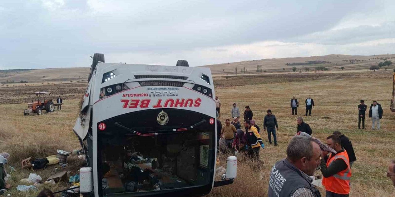 Afyonkarahisar Şuhut'ta Midibüs Devrildi, 28 Yaralıdan Biri Hayatını Kaybetti