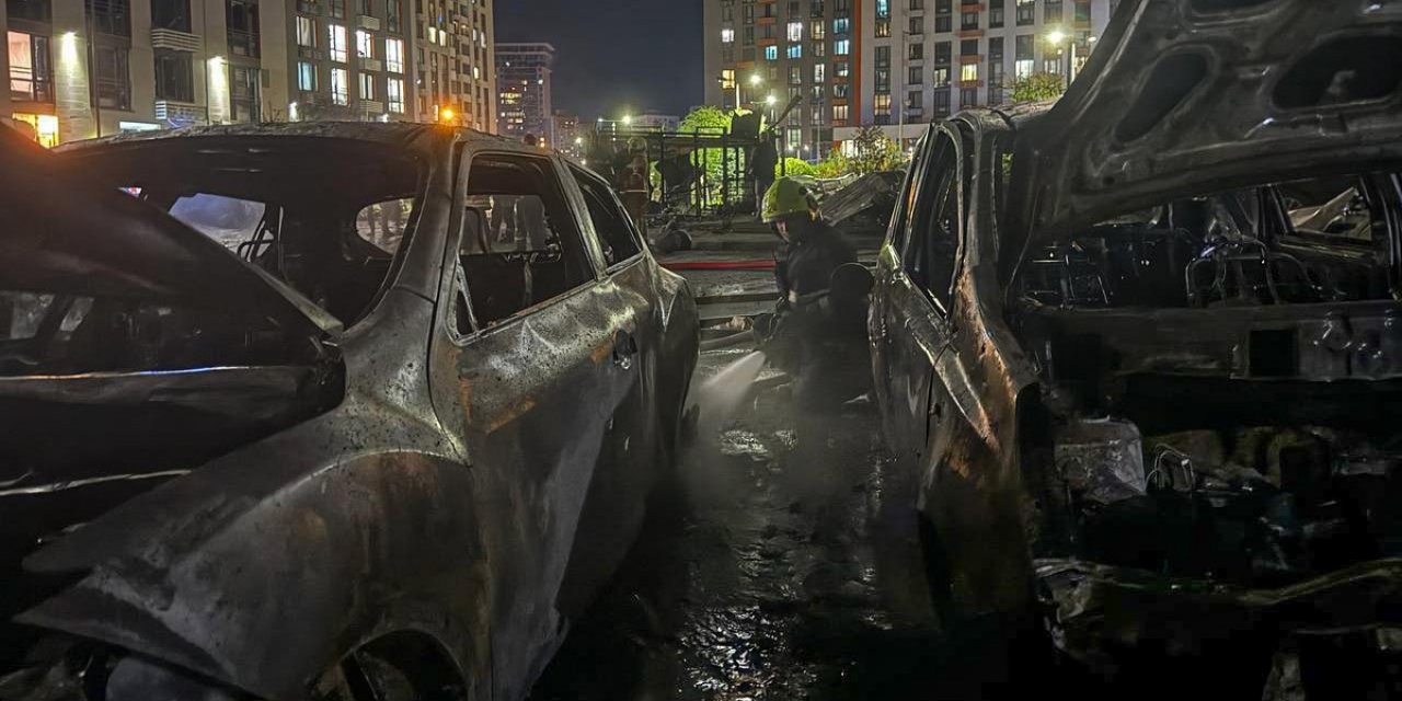 Zelenskiy Kiev'e İHA Saldırısında 2 Kişinin Öldüğünü, 9 Kişinin Yaralandığını Söyledi