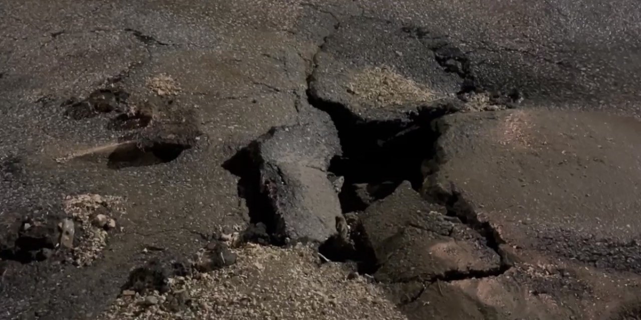 Adıyaman Besni'de Şiddetli Sağanak, Bazı Yollarda Çökmeye Neden Oldu