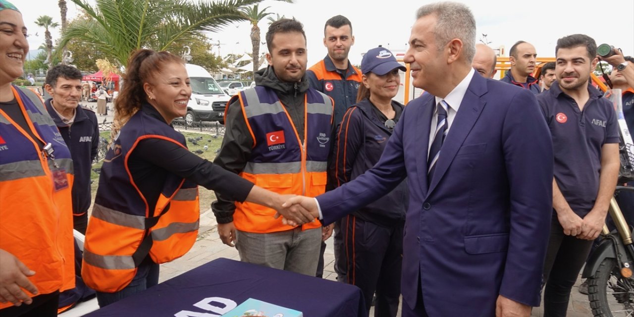 İzmir'de Afetlere Karşı Farkındalık Etkinliği Düzenlendi