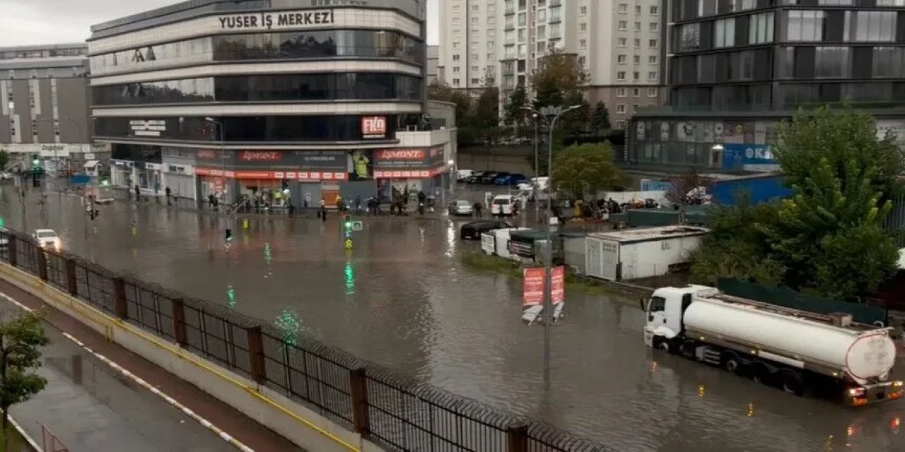 İstanbul'da Sağanak Hayatı Olumsuz Etkiledi