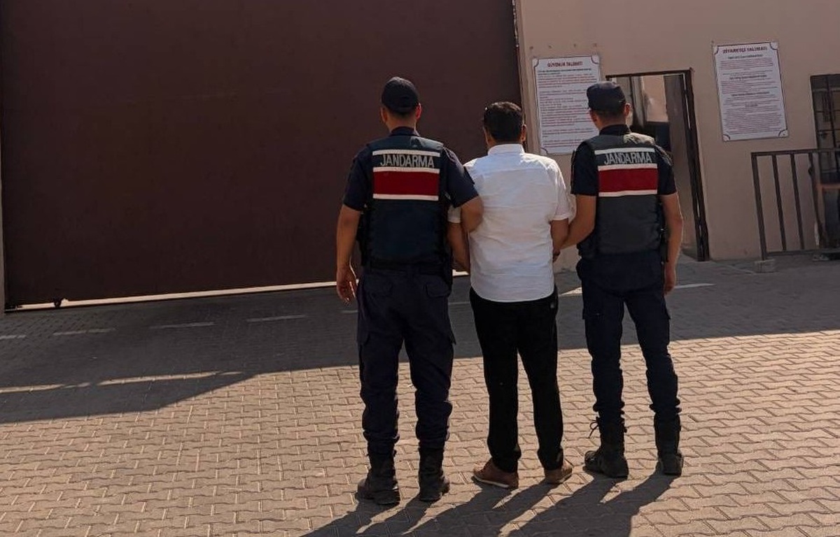 Gaziantep'te 11 Yıl 8 Ay Ve 11 Yıl 4 Ay Cezası Olan 2 Şüpheli Tutuklandı