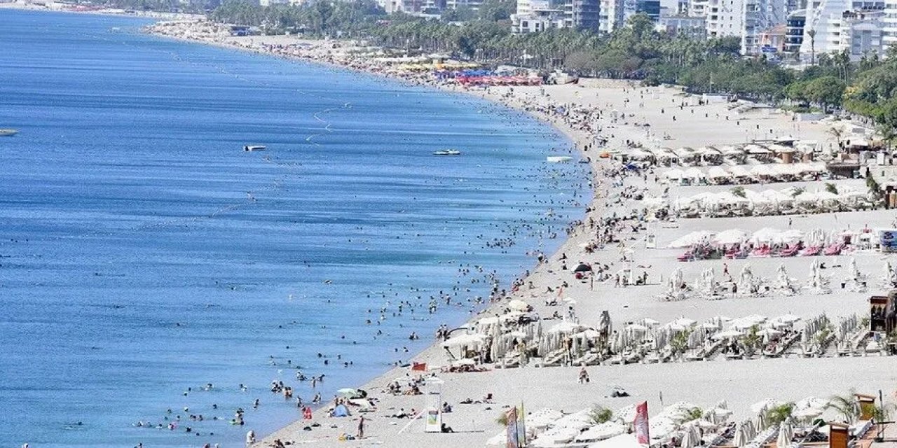 Antalya Yılın Başından Bu Yana 14 Milyon Yabancı Turist Ağırladı