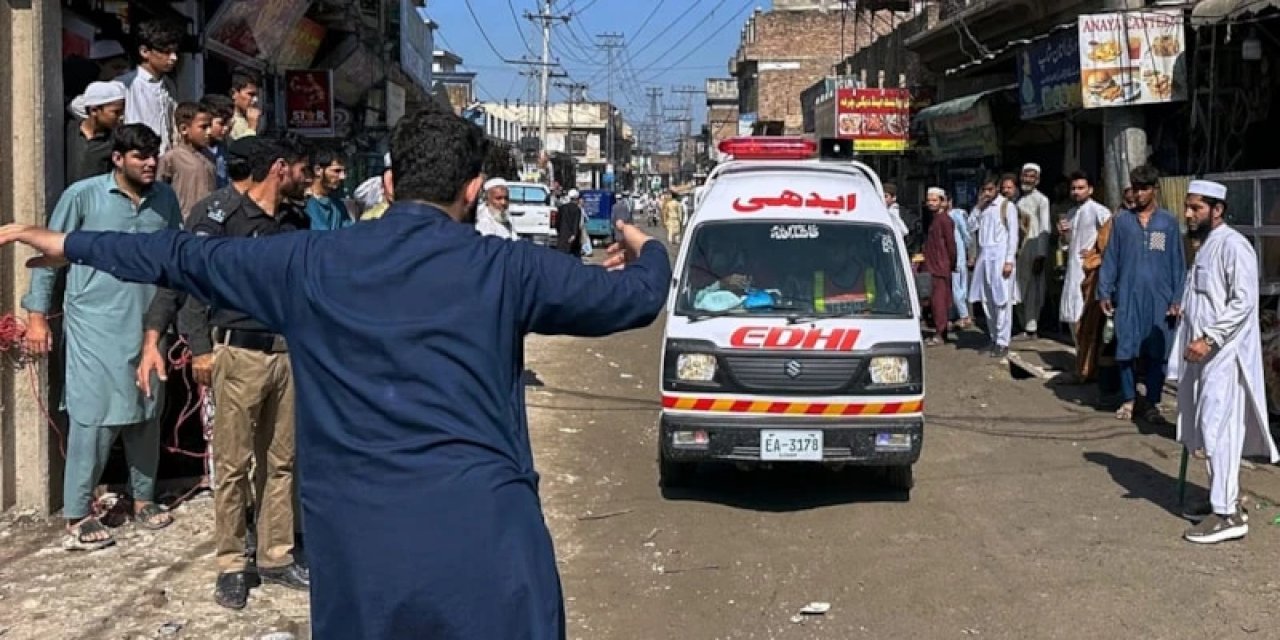 Pakistan’da Okul Çatısı Çöktü: 28 Kişi Hayatını Kaybetti