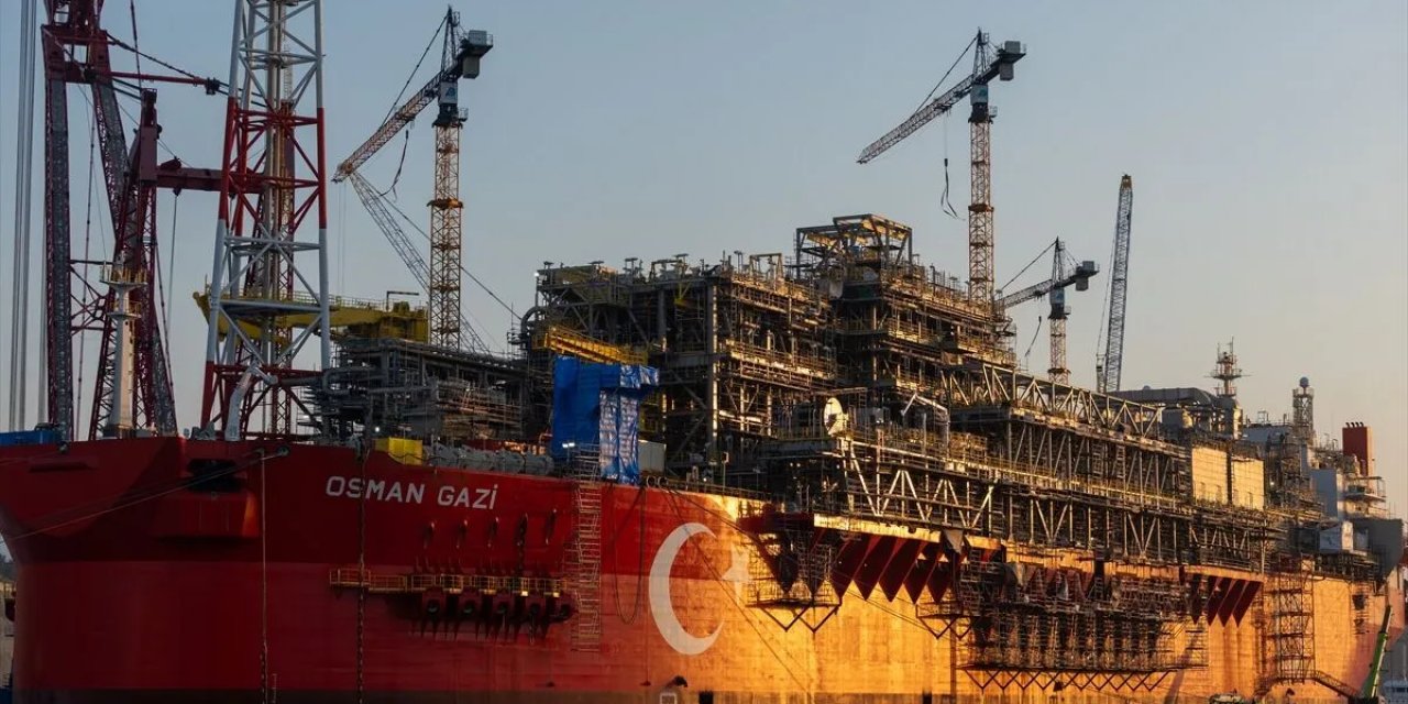 Türkiye'nin İlk Yüzer Üretim Platformu Osman Gazi Görev Yerine Uğurlanıyor