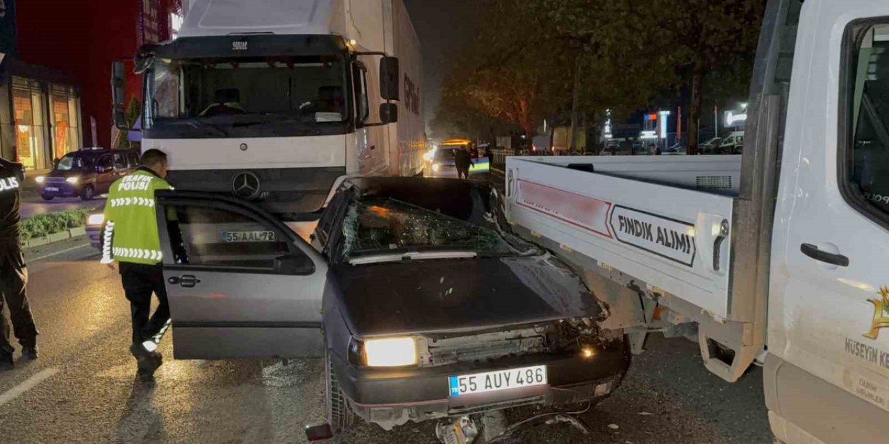 Samsun Tekkeköy'de 4 Aracın Karıştığı Kazada Kadın Sürücü Ve Oğlu Yaralandı