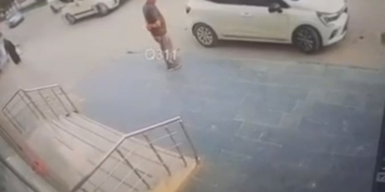 Karabük'te Bir Dönerci Önünde Para İsteyen Şahıs, Masayı Devirip Uzaklaştı