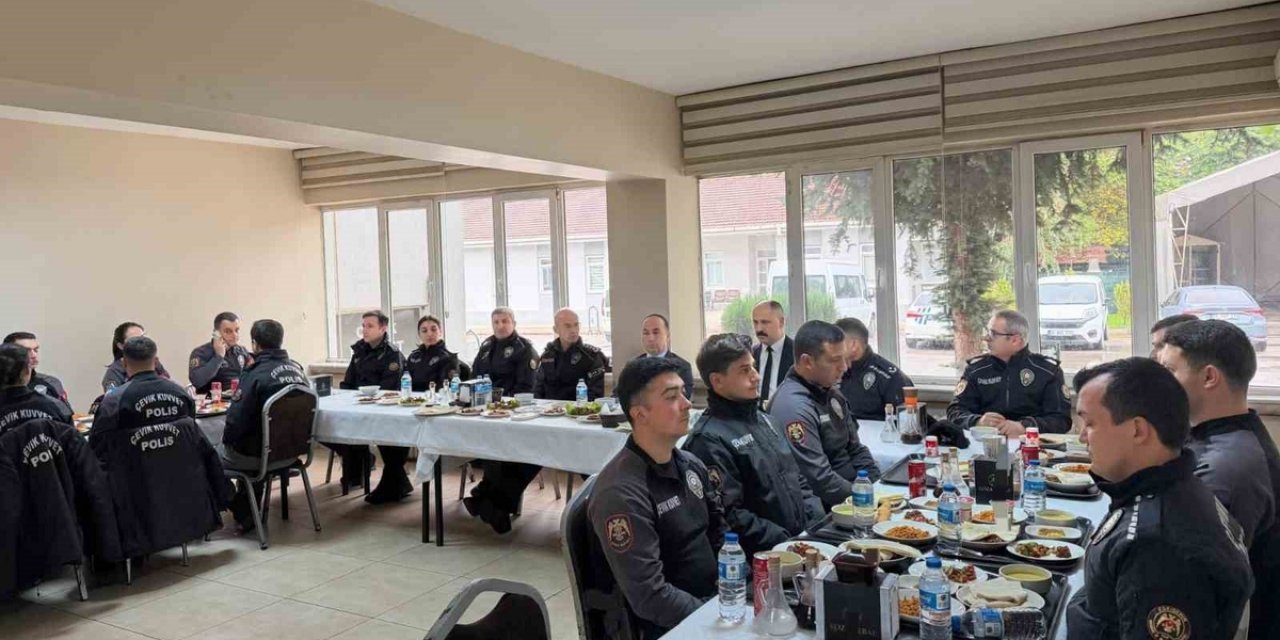 Eskişehir İl Emniyet Müdürü Tolga Yılmaz, Çevik Kuvvet Personeliyle Bir Araya Geldi