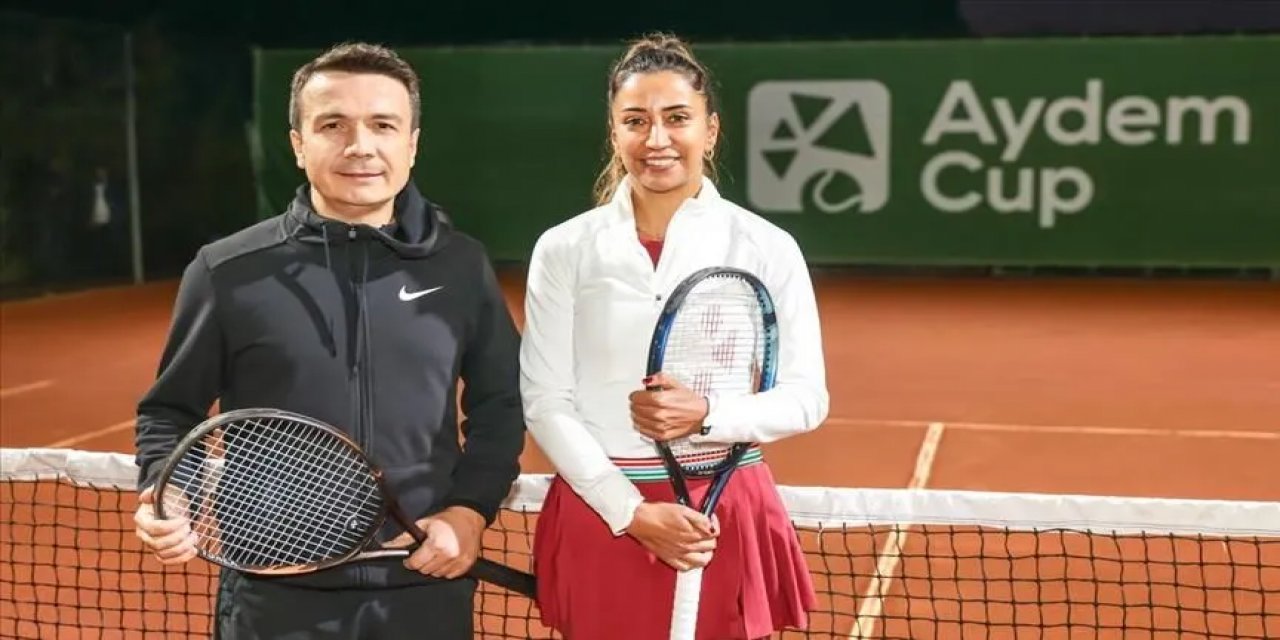 Aydem Cup T500 Masters Tenis Turnuvası'nda Çağla Büyükakçay Gösteri Maçına Çıktı