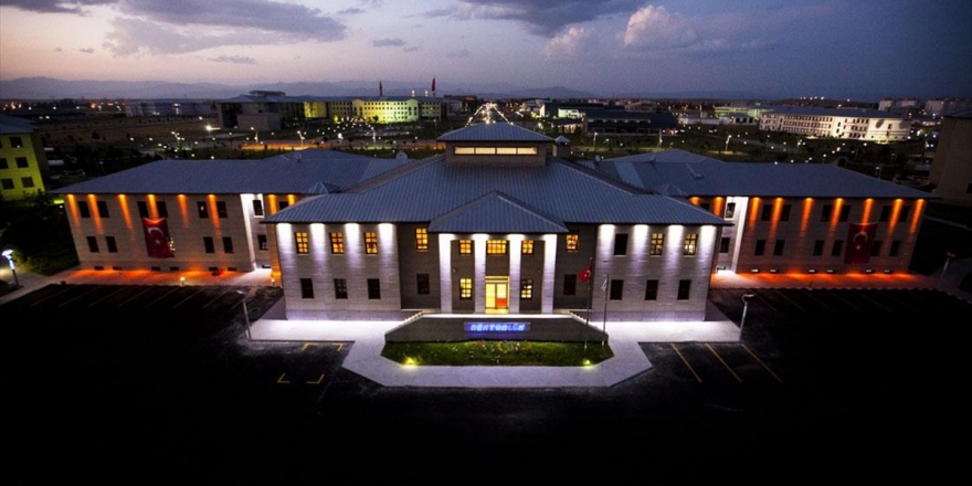 Çeçen Vakfı Ağrı'daki Öğrenciler İçin Yeni Eğitim Seferberliği Başlatıyor