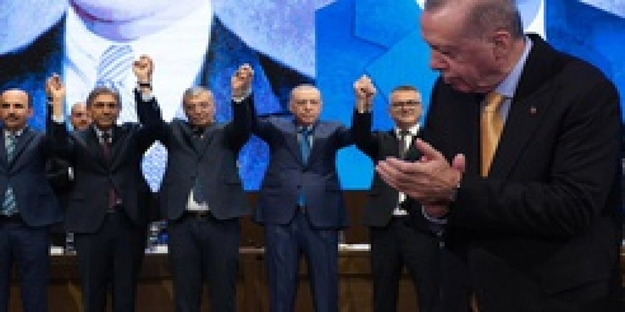 AK Parti'ye Transfer Dalgası... Ankara Kulislerinde Bomba İddia: 1 Büyükşehir Ve 8 Belediye Başkanı Ak Parti'ye Mi Geçiyor?