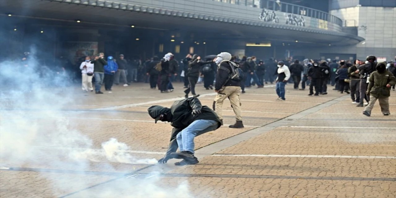 Belçika'da Eğitim Reformlarına Karşı Protestolara Polis Müdahalesi