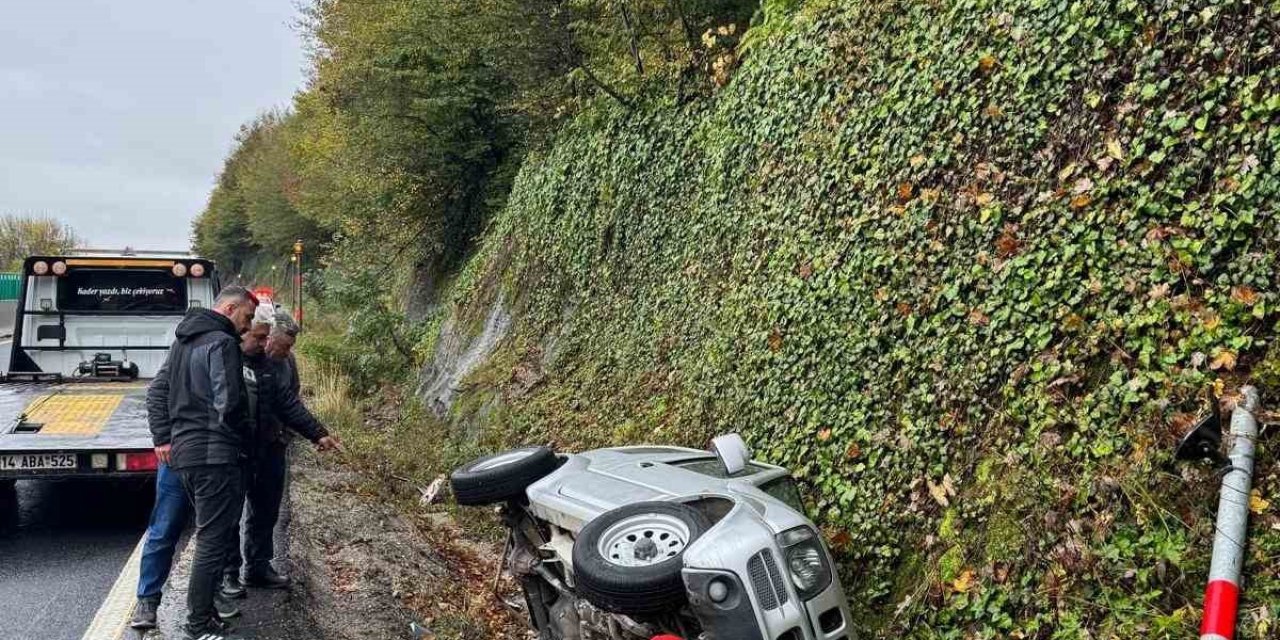 Bolu Dağı'nda Kontrolden Çıkan Cip Kanala Devrildi, Kaza Maddi Hasarla Atlatıldı