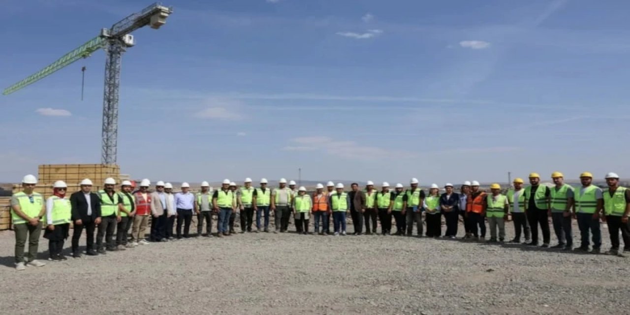 Gaziantep'te Fatma Şahin'in Ustalık Eseri: 5’inci Zırhlı Tugay İnşası Tüm Hızıyla Sürüyor