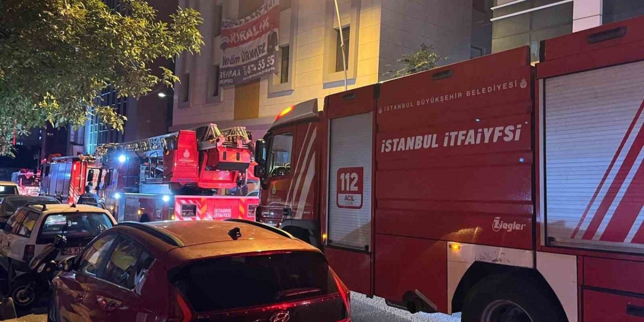 Bahçelievler'de 6 Katlı Apart Oteldeki Yangın, Ölen Ya Da Yaralanan Olmadan Söndürüldü