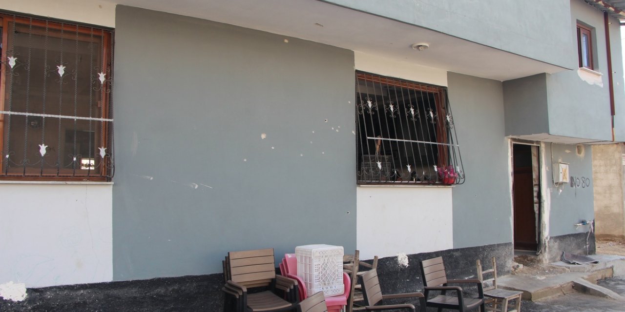 Adana'da 2'si Çocuk 6 Kişinin Evine Üçüncü Kez EYP Atıldı, Aile Can Güvenliği İstedi