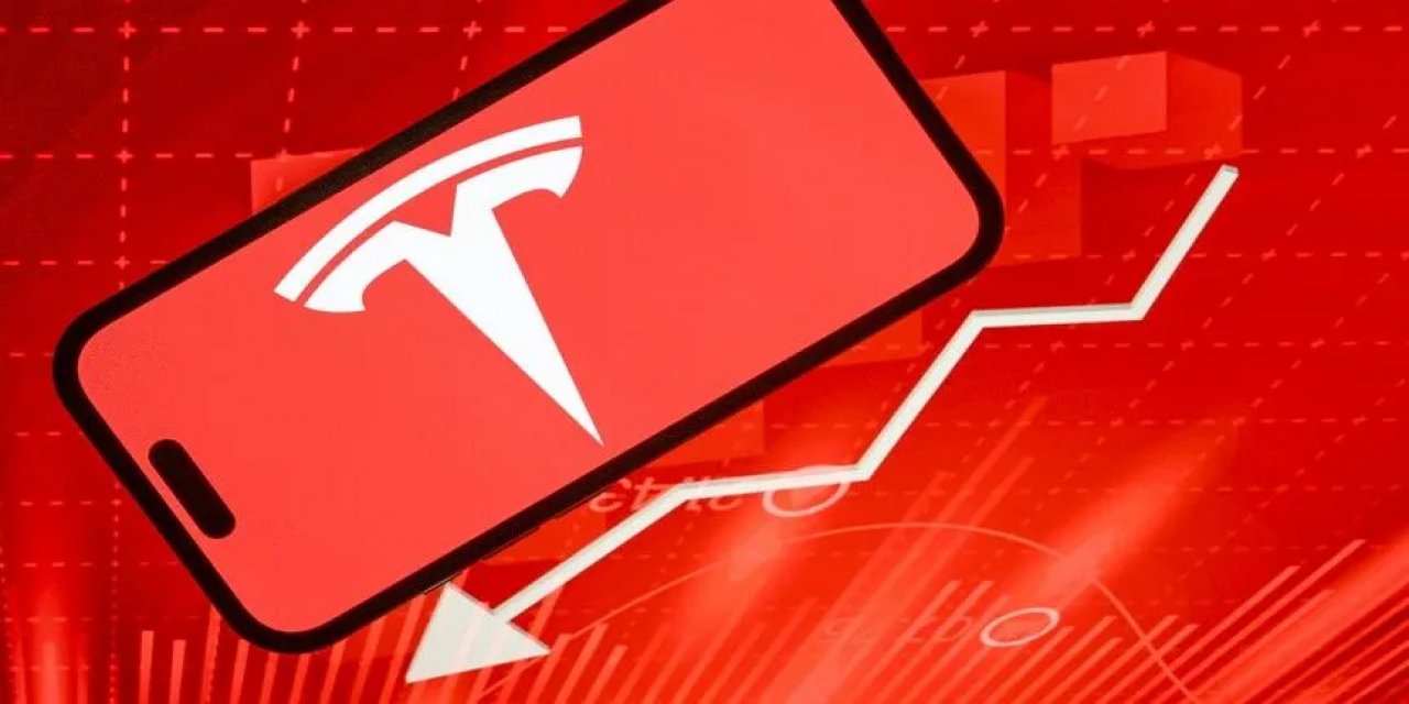 Tesla'nın Arabası Uçuyor, Hissesi Düşüyor